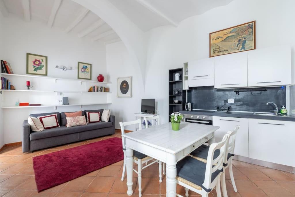 Colosseum Charming Apartment Рим Экстерьер фото