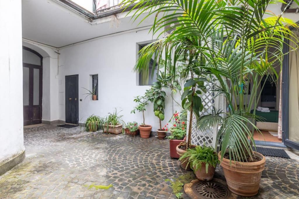 Colosseum Charming Apartment Рим Экстерьер фото